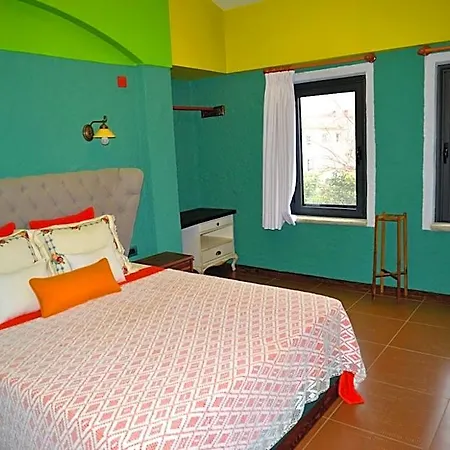 Alacati Suites מלון 3*