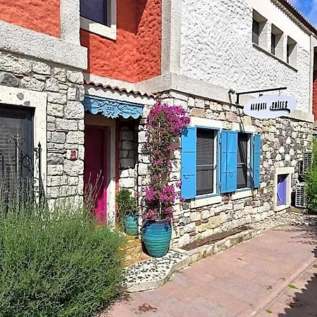 Alacati Suites 3*