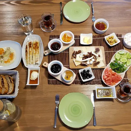 酒店 Alacati Suites 3*