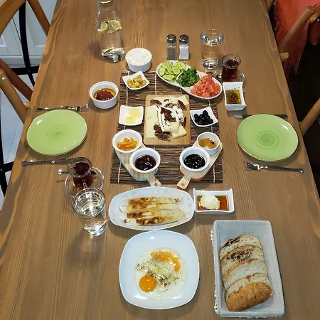 Alacati Suites מלון
