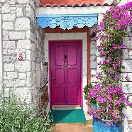 Alacati Suites מלון 3*