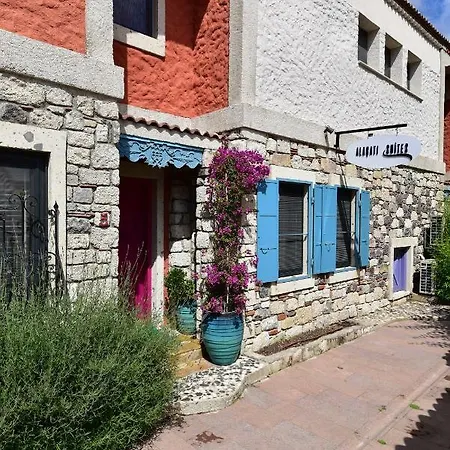 Alacati Suites מלון 3*