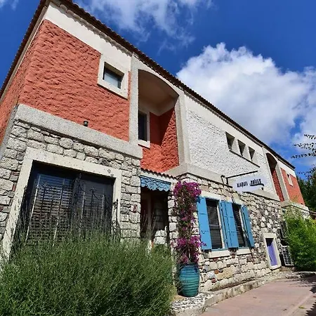Alacati Suites אלאקאטי