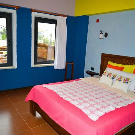 Alacati Suites מלון