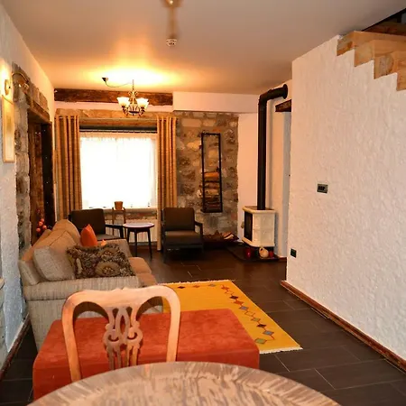 Alacati Suites מלון 3*
