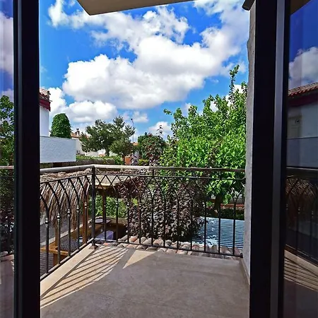 מלון Alacati Suites אלאקאטי